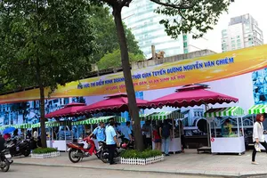 Hàng rong lên đời