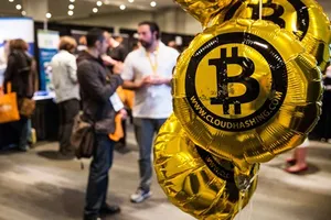 Ồ ạt nhập ‘trâu cày’ tiền ảo Trung Quốc, rước cục nợ