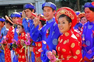 Thuế tăng sốc: Làm đám cưới cũng lo 