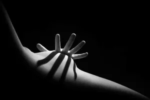 Hành trình để ảnh khỏa thân chính thức được trưng bày