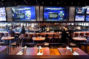 Khách sạn các nước khốn đốn vì tiền tác quyền