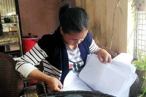 Yêu cầu khởi tố kẻ sờ ngực bé gái 14 tuổi