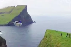 Cáp treo hoạt động bằng sức người