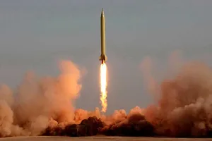 Ông Trump tố Triều Tiên giúp Iran chế tên lửa