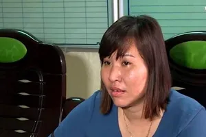 Hiệu trưởng bị tố lạm thu xin ra khỏi ngành