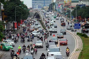 Bị cấm tuyến, taxi bỏ khách giữa đường