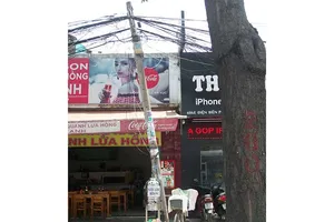 Nguy hiểm trụ điện nghiêng lâu ngày