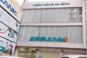 Nguyên giám đốc ABBank-Bình Dương bị bắt
