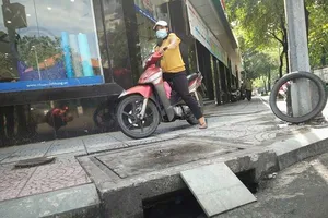 Dân Sài Gòn cũng sợ ‘tụt’ hố ga
