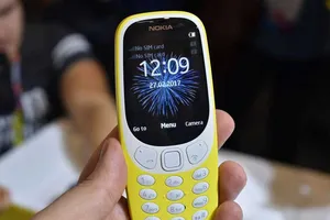 Điện thoại ‘đập đá’ có 3G