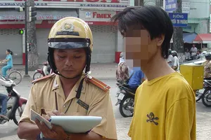 Giấy tờ tùy thân chắn tai bay vạ gió