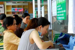 Tăng viện phí với người không có thẻ BHYT: Lo!