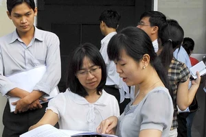 Chi lương cho công chức đang tăng nhanh