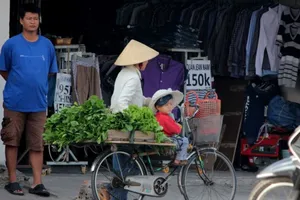 Tăng thuế sốc, ngân sách có thêm 70.000 tỉ nhưng...