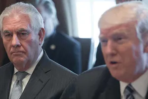  Ông Tillerson nên ở lại hay ra đi?
