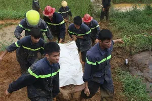 Tang tóc xóm Khanh