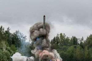 Đáp trả NATO, Nga đưa tên lửa tới ‘yết hầu’ châu Âu