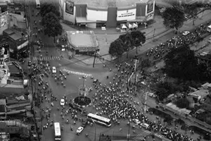 Những ngã ba, ngã tư, ngã năm… đổi đời