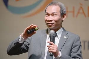 Phó Viện trưởng Viện Nghiên cứu quản lý kinh tế Trung ương (CIEM) Phan Đức Hiếu kể: “Tôi đã từng chứng kiến nhiều chủ DN khóc trong các cuộc hội thảo chỉ vì thủ tục vô cảm”.