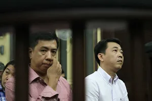 Bắt tạm giam 2 bị cáo đầu vụ VN Pharma tại tòa