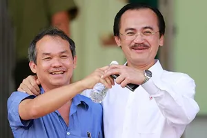 Bao giờ bầu Đức và bầu Hiển ngồi với nhau?