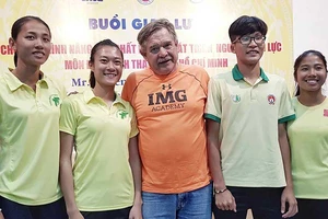 Lê Tú Chinh sang Mỹ tập huấn có tránh được vết xe đổ?