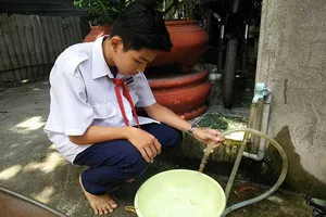 Hẻm không đường ống nước giữa Sài Gòn