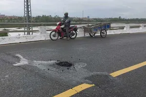 Sửa đường quốc lộ như đường làng