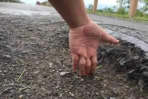 Bộ trưởng chỉ đạo kiểm tra vụ ‘Sửa QL như đường làng'