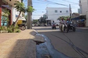 Có được đập vỉa hè làm lối lên nhà?