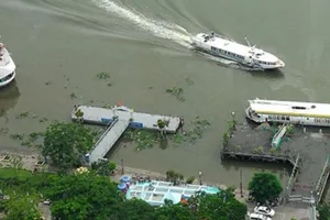 Em ơi, Sài Gòn bến…