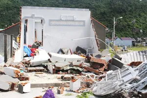 Thảng thốt xóm nghèo Tây Bắc sau bão