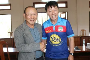 HLV Park Hang-seo không dùng cầu thủ SL Nghệ An