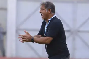 Thầy ngoại khó tồn tại ở V-League