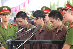 Nên bỏ hẳn việc xét xử lưu động