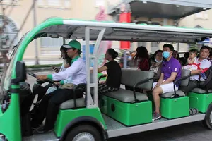 Đề xuất đón khách từ bến tàu bằng xe điện