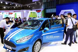 Thuế ô tô nhập khẩu sắp về 0%, vẫn tranh cãi kịch liệt