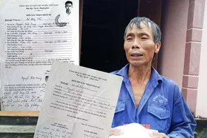 Bị công an xã phê xấu lý lịch, dân tắc lối mưu sinh