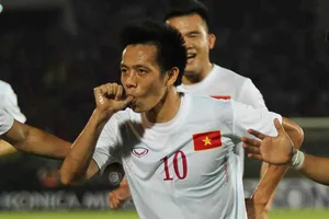 Cầu thủ Hà Nội và HA Gia Lai chiếm ưu thế