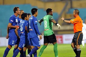 Trọng tài nhúng chàm và niềm tin ở V-League