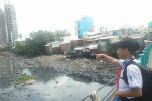 Dân ở rạch Xuyên Tâm kêu cứu vì ô nhiễm