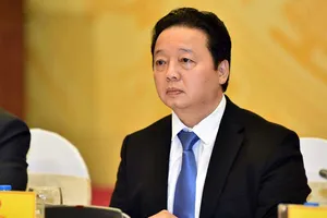 Lùi thời hạn ‘ghi tên gia đình lên giấy đỏ’ 