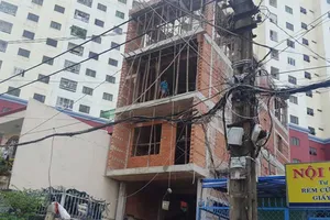 Xây nhà không đảm bảo, hàng xóm sống không yên