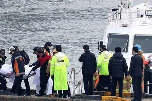 Lật tàu cá Hàn Quốc, 13 người thiệt mạng