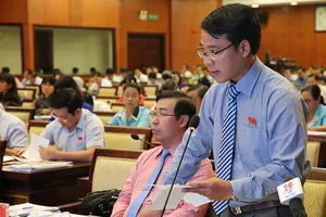 Cử tri TP.HCM: Chế tài nghiêm cán bộ vi phạm