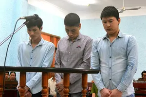 Xin tòa giảm án cho kẻ giết con mình