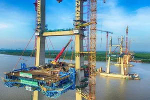 Sắp thông cầu Bạch Đằng, rút ngắn Hà Nội-Quảng Ninh