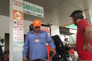 Ngày đầu ‘kết liễu’ xăng A92: Không vỡ trận!