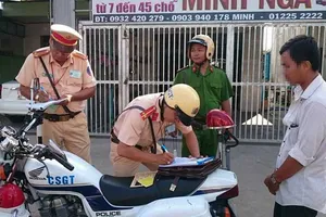 Phạt lao động công ích: Hay nhưng còn vướng