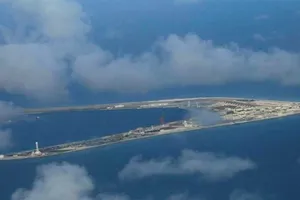 Trung Quốc thừa nhận tiếp tục quân sự hóa biển Đông